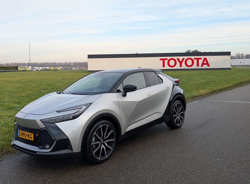 Review Toyota C-HR PHEV, een stijlvolle blikvanger met elektrische power